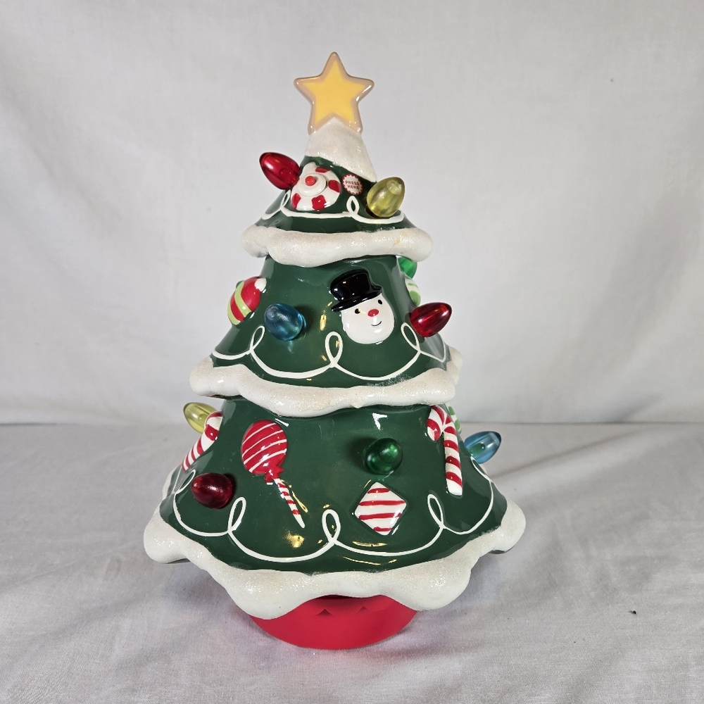2009 Hallmark Ceramic Musical Lighted Rotating Gumdrop Christmas Tree Table Top